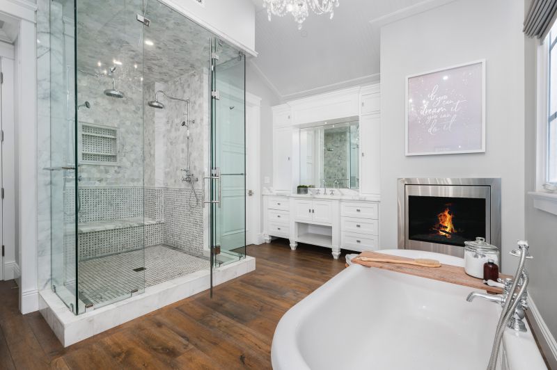 Luxury Shower and Tub